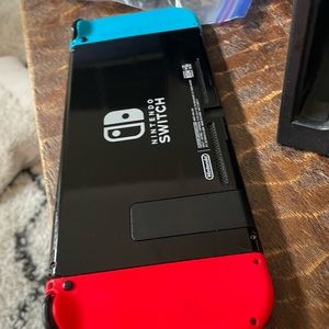 Nintendo - Switch 32GB Console - Neon Red/Neon Blue Joy-Con